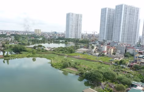 Nhiều diện tích ao hồ bị lấp để xây dựng.
