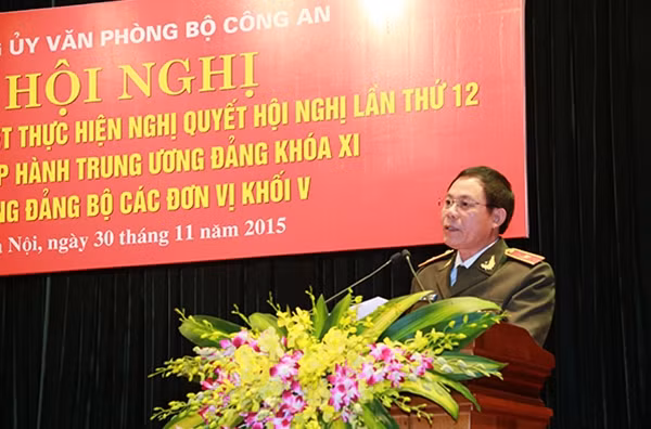 Thiếu tướng Hoàng Tiến Hiểu, Phó Bí thư Đảng ủy, Phó Chánh Văn phòng Bộ phát biểu khai mạc tại Hội nghị.