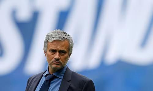 Mourinho gửi gắm rất nhiều kỳ vọng cho mùa giải hiện tại, nhưng kết quả hai vòng đầu chỉ mang lại sự thất vọng tột cùng cho ông, Chelsea cũng như người hâm mộ. Ảnh: Reuters.