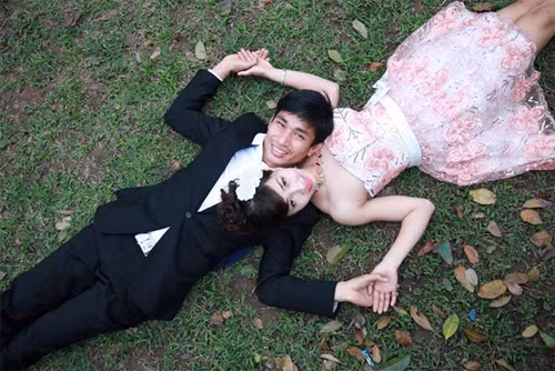 Vợ chồng Nguyễn Văn Lai trong bộ ảnh cưới. Ảnh: VNE.