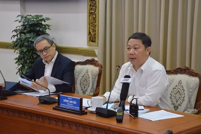 Ông Dương Anh Đức, Phó Chủ tịch UBND TP Hồ Chí Minh, phát biểu ý kiến.
