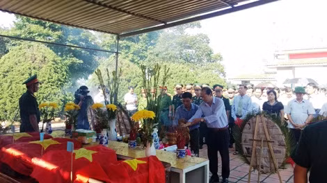 Đảng bộ, chính quyền các tỉnh Khăm Muộn, Salavan, Savannakhet, Quảng Trị, Đội 584 và nhân dân các tỉnh bạn, nhân dân tỉnh Quảng Trị, trọng thể tổ chức lễ truy điệu các Anh hùng liệt sĩ, tại khu vực cửa khẩu quốc tế Lao Bảo phía bạn Lào, trước khi đưa các anh về truy điệu, an táng tại Nghĩa trang liệt sĩ quốc gia Đường 9, Quảng Trị.
