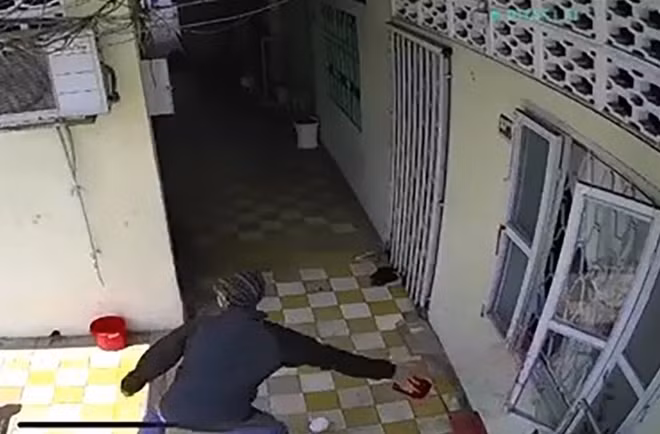 Camera ghi lại nhân dạng đối tượng tạt sơn.