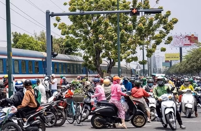 Giao thông ùn ứ tại khu vực xảy ra vụ việc
