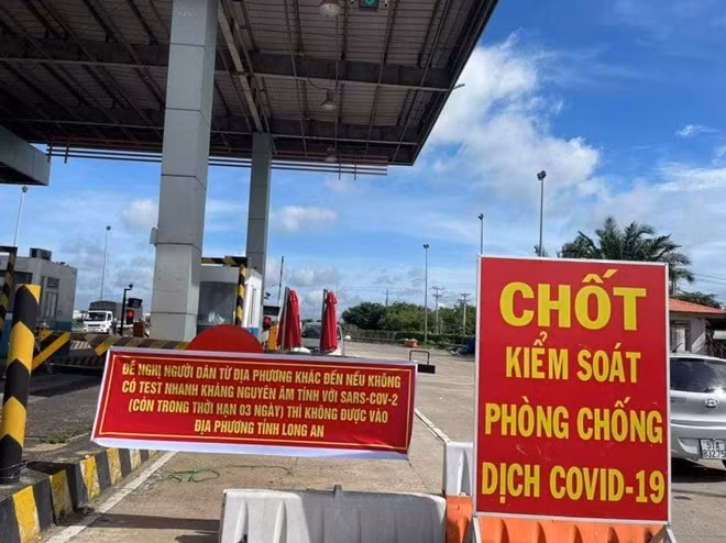 Các phương tiện ra vào tỉnh Long An được kiểm soát chặt chẽ.