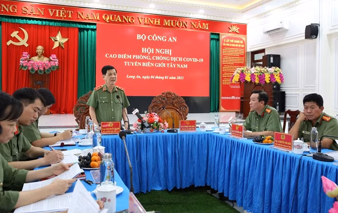 Trung tướng Nguyễn Văn Sơn, Thứ trưởng Bộ Công an phát biểu chỉ đạo tại hội nghị.