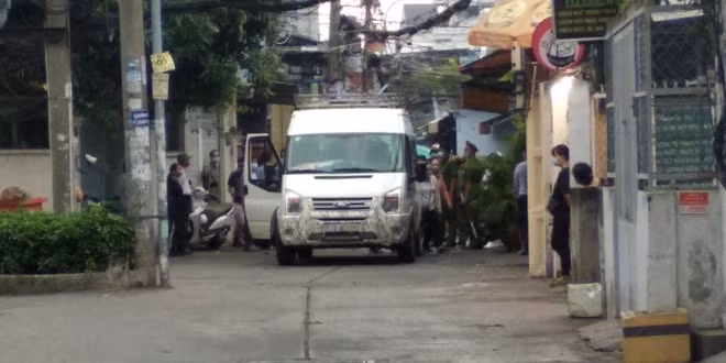 Vụ cháy ở hẻm 47, đường Lạc Long Quân khiến 8 người tử vong, trong đó có 7 người cùng một gia đình.