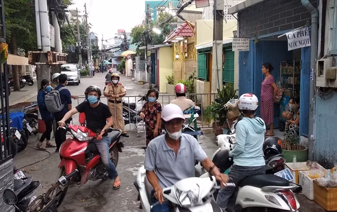Chiều tối 8/5, hiện trường vụ cháy chết người vẫn đang được phong tỏa.