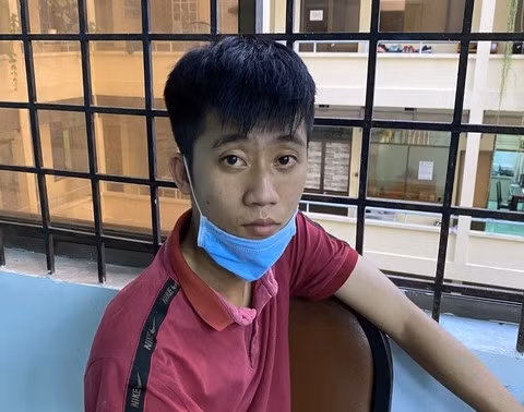 Điệp tại cơ quan cảnh sát điều tra.