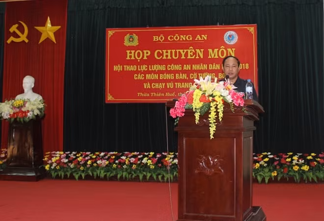 Đại tá Phan Vũ Minh, Phó Cục trưởng Cục công tác Đảng, công tác Chính trị, Phó Ban thường trực Ban tổ chức Hội thao chủ trì buổi họp chuyên môn Hội thao lực lượng CAND năm 2018.