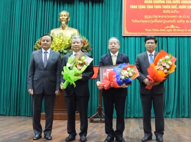 Lãnh đạo tỉnh Thừa Thiên- Huế khẳng định sẽ tiếp tục vun đắp tình đoàn kết đặc biệt, quan hệ hữu nghị giữa 2 tỉnh Thừa Thiên Huế - Savannakhet.