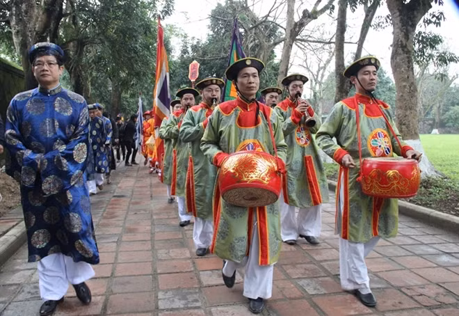 Trong nghi lễ rước nêu không thể thiếu phần diễn xướng của đội Đại nhạc.
