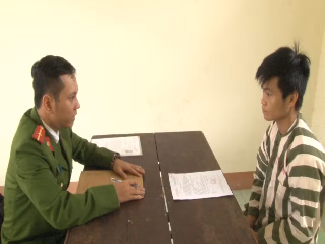 Công an TP Huế lấy lời khai đối tượng Lễ.