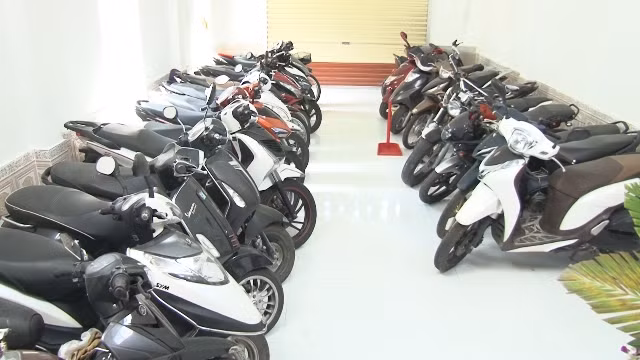 Hàng chục chiếc xe máy được Cái Viết Khôi cầm cố bất hợp pháp.