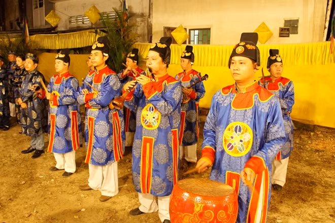 Lễ tế đàn Âm hồn được Trung tâm BTDT Cố đô Huế phục dựng bài bản với đầy đủ các nghi thức.