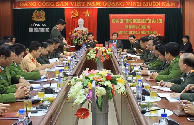 Quang cảnh buổi làm việc.