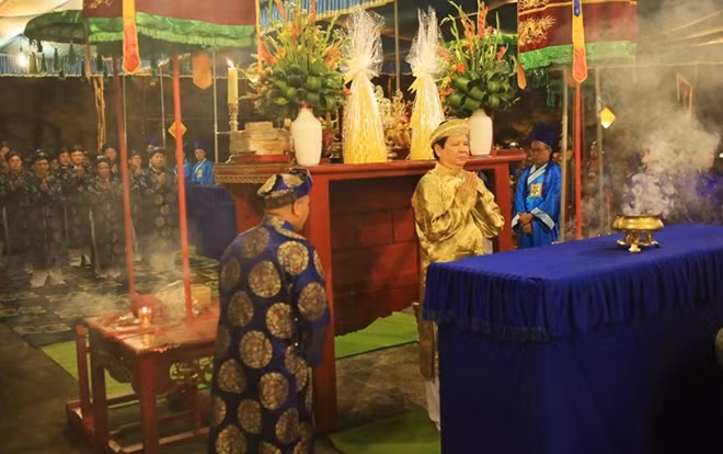 Ông Nguyễn Dung, Phó Chủ tịch UBND tỉnh Thừa Thiên - Huế làm chủ lễ tế.