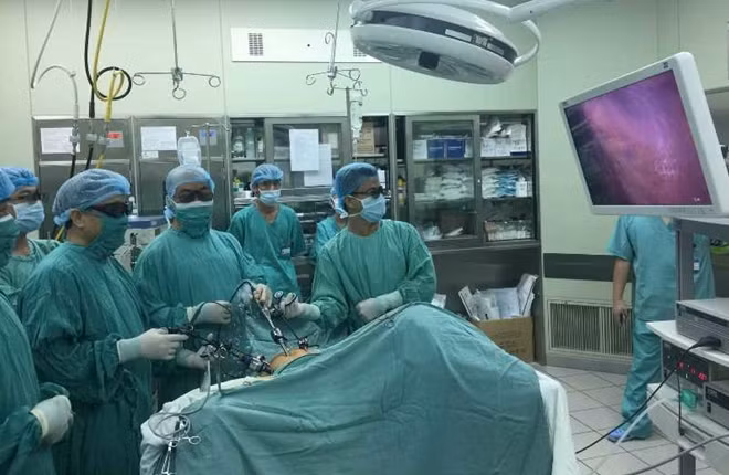 Bệnh viện Trung ương Huế thực hiện thành công nhiều ca phẫu thuật khó với sự hỗ trợ của trang thiết bị kỹ thuật hiện đại do Bộ Y tế đầu tư.