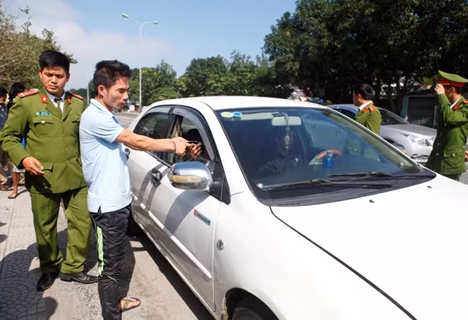 Xe ôtô BKS: 92A- 010.55 do Vương, Sự, Danh thuê để đi ra Huế trộm cắp.