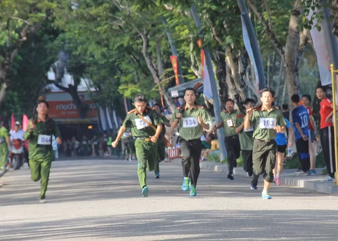 Và tăng tốc về đích.