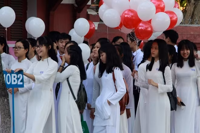 Niềm vui trong ngày khai giảng.