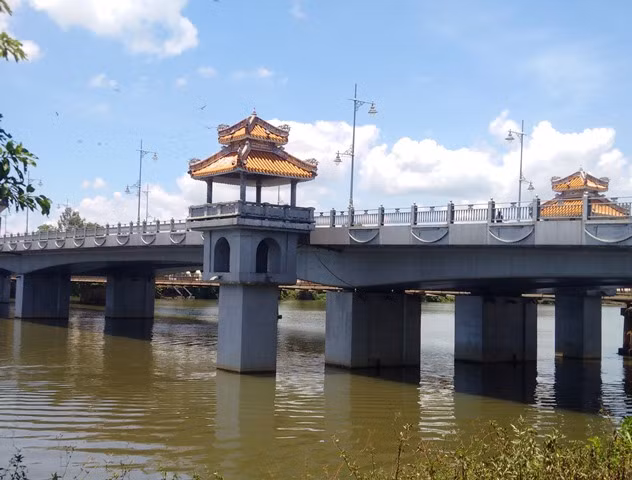 Cầu Dã Viên, nơi chị N. gieo mình tự vẫn.