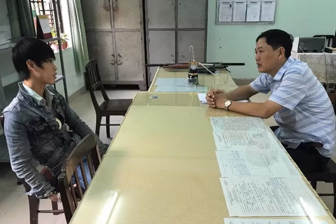 Đối tượng Hồ Anh Tuấn tại Cơ quan công an.