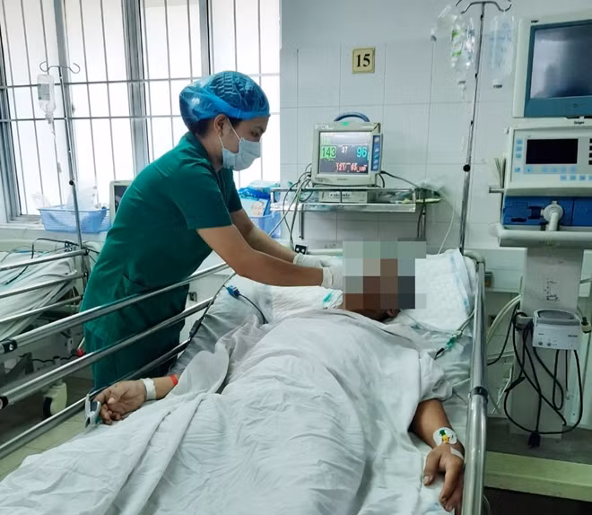Hai bệnh nhân đang được chăm sóc tại BVĐKTƯ Cần Thơ.