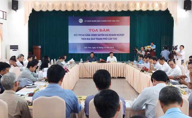 Các đại biểu tham dự buổi tọa đàm.