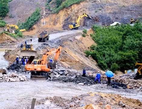 Gia cố đập 790 chống tràn ở Quảng Ninh.