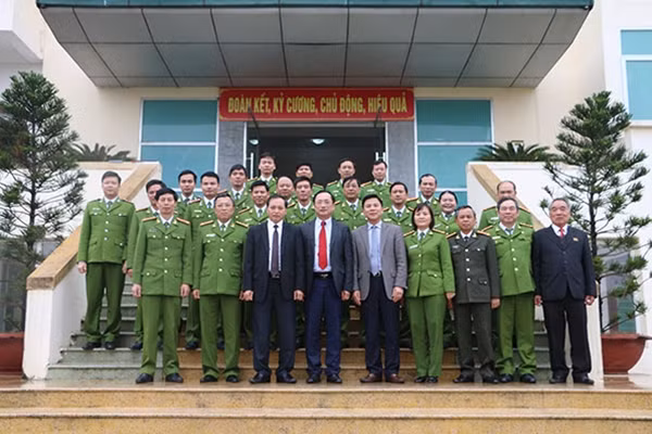 Thứ trưởng Nguyễn Văn Thành và các đại biểu tại Hội nghị