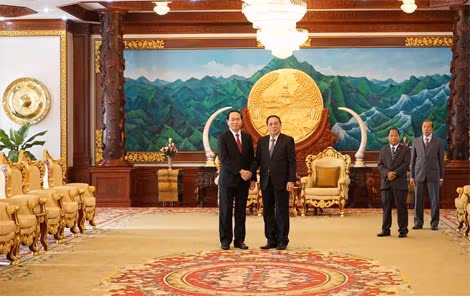 Bộ trưởng Trần Đại Quang chào xã giao đồng chí Tổng Bí thư, Chủ tịch nước Chum-ma-ly Xay-nhạ-sỏn
