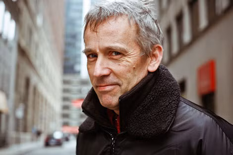 Nhà văn trinh thám Jasper Fforde.
