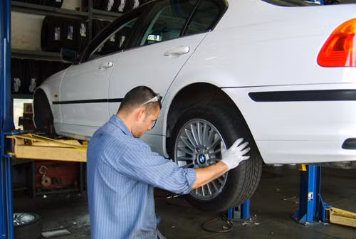 Kiểm tra thông số lốp thường xuyên là cách đảm bảo an toàn tính mạng khi tham gia giao thông.