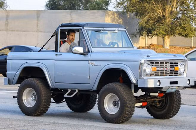Đến nay, đa số những chiếc xe Ford Bronco cổ đều có giá khá đắt đỏ. Phần lớn những chiếc Ford Bronco cổ sau khi được phục chế sẽ có giá khoảng 80.000 USD. Tuy nhiên, cũng có chiếc Ford Bronco được rao bán với giá lên đến 200.000 USD.