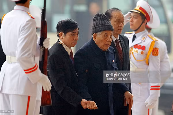 Nguyên Tổng Bí thư Đỗ Mười tới dự buổi lễ khai mạc Đại hội Đảng Cộng sản Việt Nam lần thứ XII tại Hà Nội ngày 21-1-2016. Ảnh: Getty.