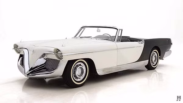 Chiếc Cadillac Die Valkyrie 1955 concept được ra mắt tại Paris Auto Salon 1954. Trên thế giới chỉ còn hai chiếc còn sót lại và được giữ nguyên trạng như ban đầu.
