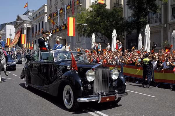 Nhà vua Tây Ban Nha Felipe chuộng Rolls-Royce.