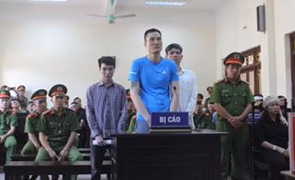 Ba bị cáo Đạt, Hoàng và Duy tại phiên xử.
