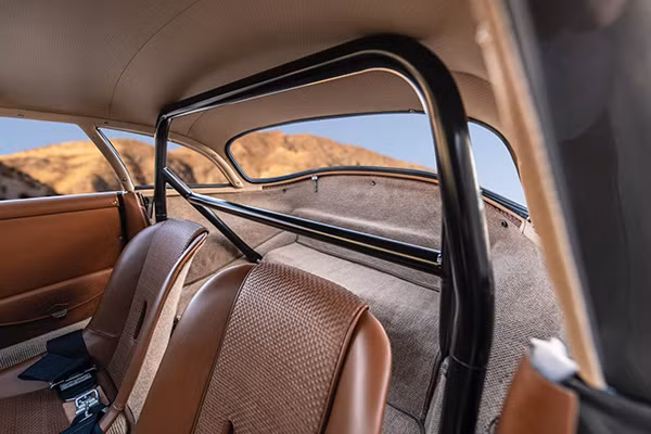 Khung gia cố cabin xe Porsche 356.