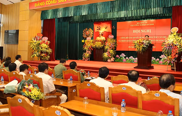 Thứ trưởng Nguyễn Văn Sơn phát biểu tại Hội nghị.