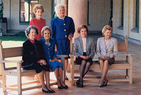 Các cựu đệ nhất phu nhân Lady Bird Johnson, Nancy Reagan, Pat Nixon, Barbara Bush, Rosalynn Carter và Betty Ford. Ảnh:Diana Walker, NMAH.