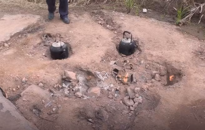 Những ngọn lửa đã cháy suốt 60 năm nay mà không hề tắt. Những ngọn lửa đã cháy suốt 60 năm nay mà không hề tắt.