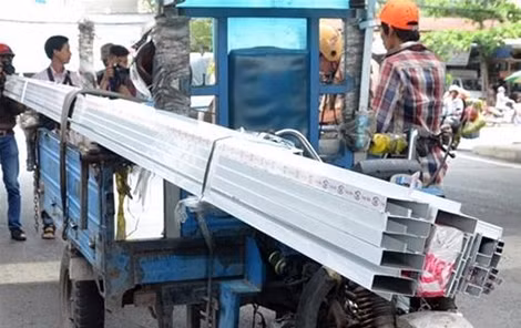 Một trường hợp chạy xe ba gác bị Cảnh sát giao thông xử lý. Một trường hợp chạy xe ba gác bị Cảnh sát giao thông xử lý.