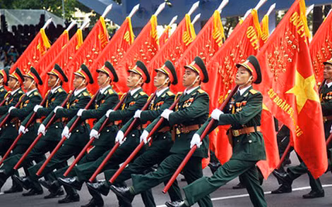 Quân đội Nhân dân Việt Nam anh hùng luôn nêu cao cảnh giác, bảo vệ vững chắc Tổ quốc.