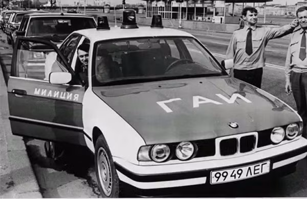 Một chiếc BMW...