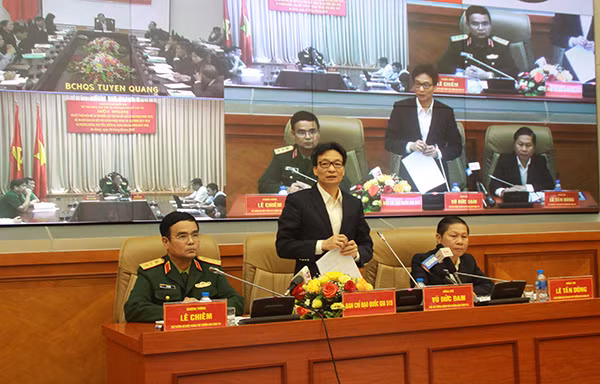 Phó Thủ tướng Chính phủ Vũ Đức Đam phát biểu tại Hội nghị.