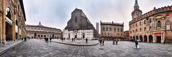 Vì vậy, kiến trúc sư Arduino Arriguzzi đã đưa ra thiết kế mới cho nhà thờ Basilica de San Petronio. Theo đó, công trình này được thiết kế có hình dáng giống cây thánh giá với quy mô tráng lệ hơn Thánh đường La Mã ở Rome.