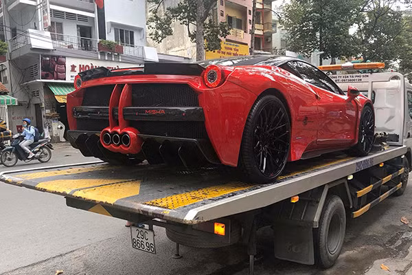 Ra lò vào tháng 4-2018, bản độ siêu xe Ferrari 458 Italia Misha Designs độc nhất Việt Nam tìm được chủ nhân mới là một người yêu xe tại Sài thành trước khi chuyển sang showroom siêu xe tại Q5, TP HCM. Tuy nhiên mới đây nó lại bị bắt gặp xuất hiện trở lại trên đường phố Hà Nội.