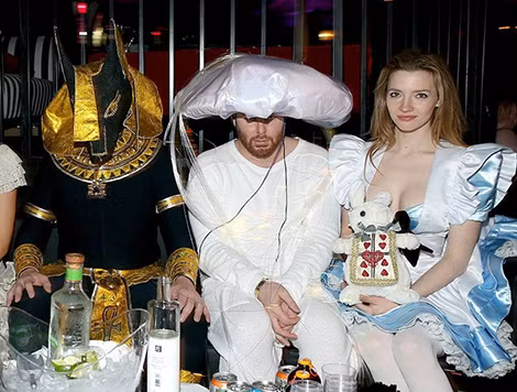 Một bữa tiệc tai tiếng mà Elon Musk tham gia. Ảnh: Vanity Fair.
